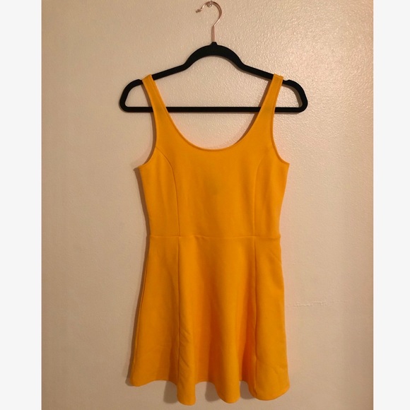 yellow summer clothes